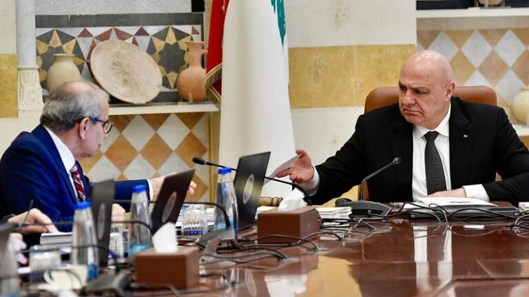 مَدّ وجَزر بين عون وسلام