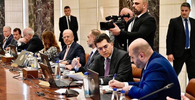 الحكومة أخرجت نفسها من المأزق!