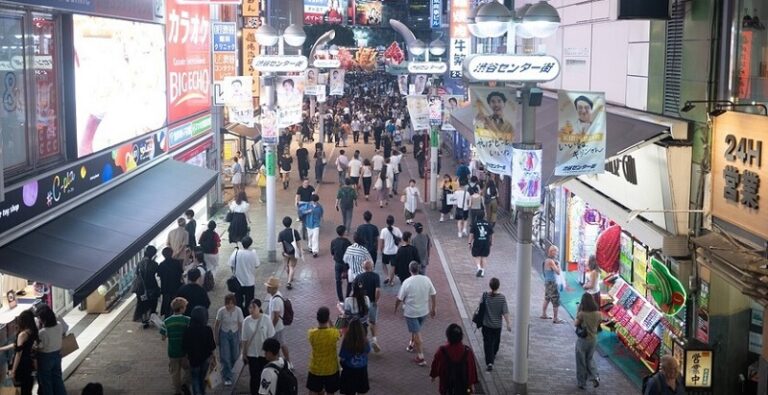 18 جريحاً بحادثة رش غاز في طوكيو