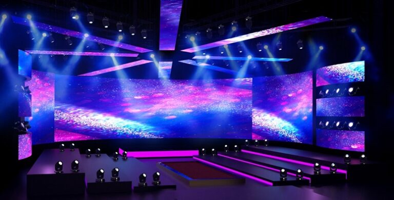 “التصابي” و”التعري”.. أساليب جديدة في الفن لجذب الـ”views”!