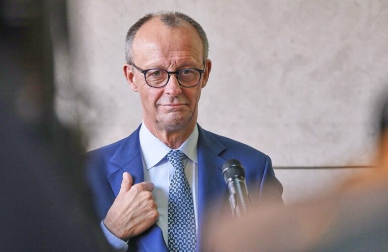 ألمانيا توقف الصادرات العسكرية لـ”إسرائيل”