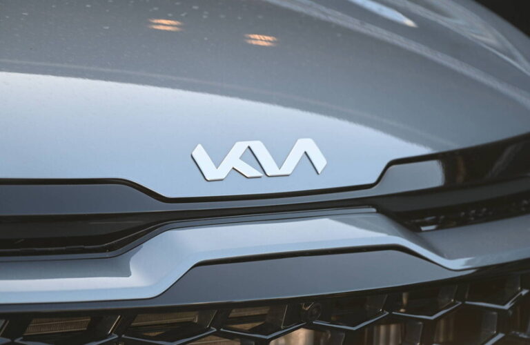 كيا تستدعي 80 ألف سيارة مباعة في روسيا!