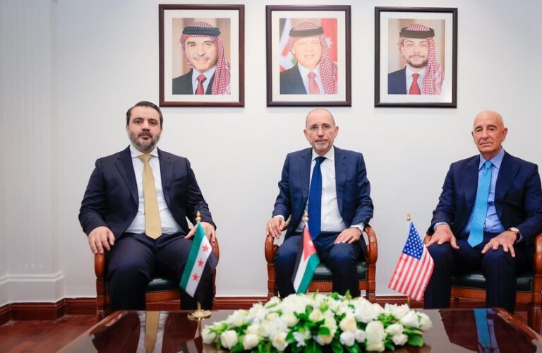 اجتماع ثلاثي في عمان.. وتعزيز الاستقرار في سوريا أولوية