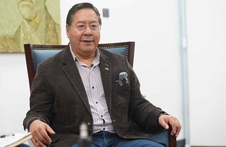 رئيس بوليفيا يغير القيادة العسكرية للبلاد قبل 3 أيام من الانتخابات!