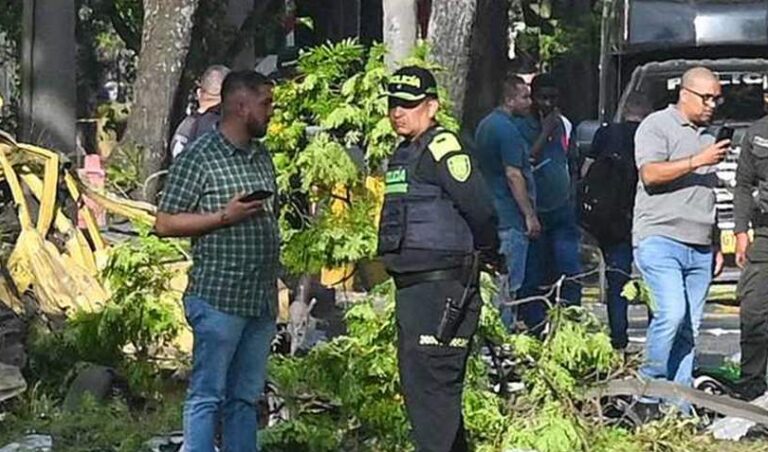 اتهام شخصين بالضلوع في تفجير شاحنة بكولومبيا