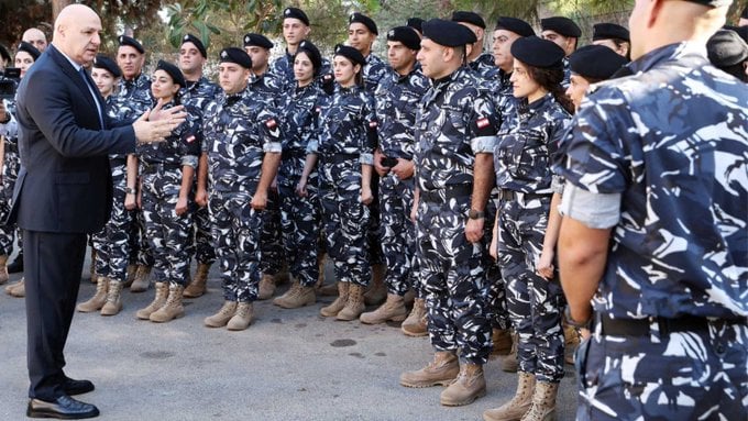 عون يتفقد سرية حرس رئاسة الجمهورية