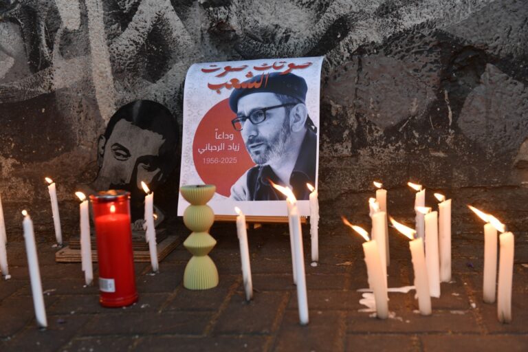 إضاءة شموع عن روح زياد الرحباني في بيروت