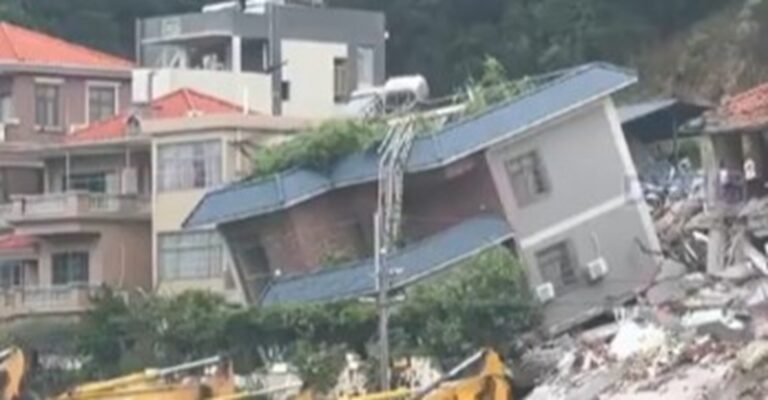 انهيار أرضي في الصين.. مفقودون وجرحى! (فيديو)