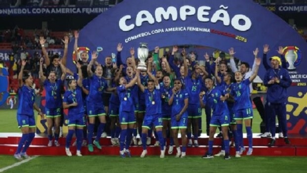 البرازيل تحتفظ بلقب كوبا اميركا للسيدات بعد نهائي ماراتوني امام كولومبيا