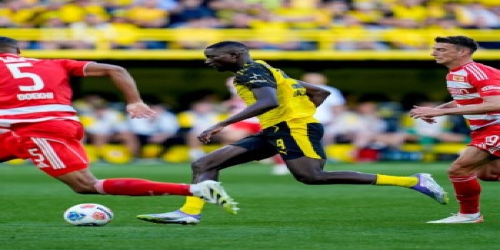 الدوري الألماني لكرة القدم: دورتموند يستعيد توازنه بثلاثية نظيفة على حساب يونيون برلين