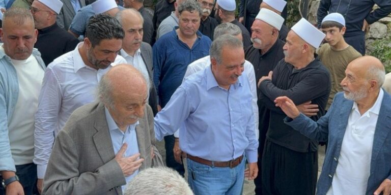 بالفيديو ـ شيخ درزي يتجرأ على جنبلاط!