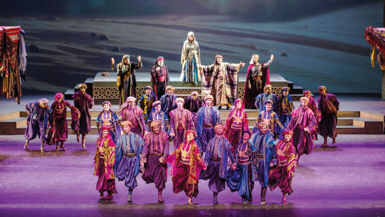 كركلا تكتب التاريخ على مسرح البولشوي: عرض لبناني يُبهر موسكو