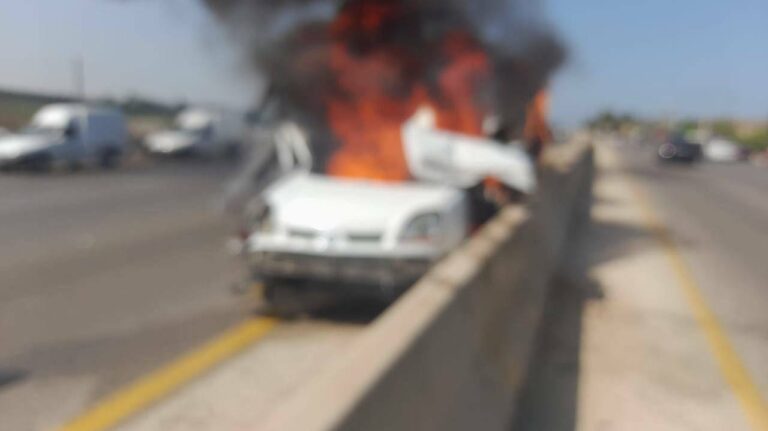 استهداف سيارة قرب جامعة فينيسيا – الصرفند (فيديو)