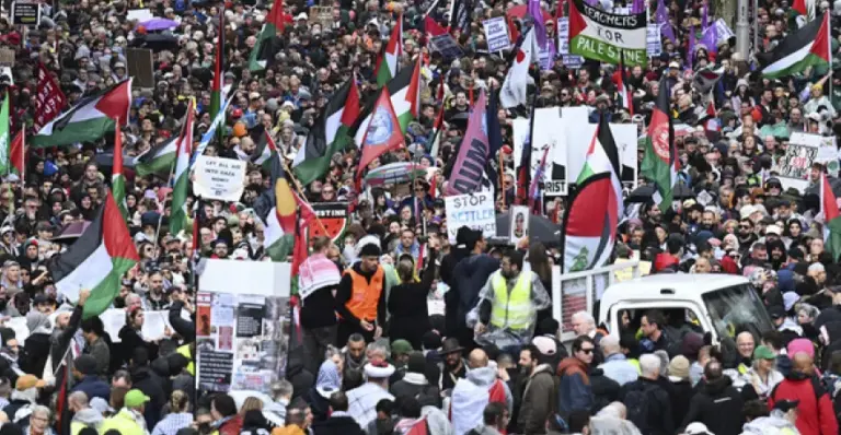 90 ألفاً في سيدني يهتفون لغزة ويطالبون بالاعتراف بفلسطين