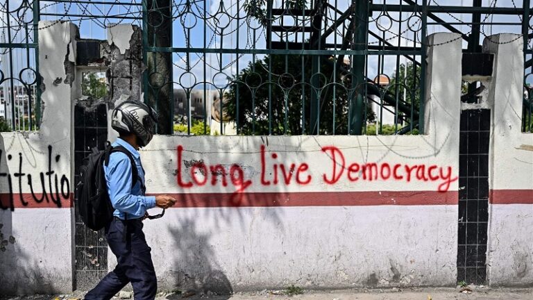 72 قتيلاً باشتباكات النيبال