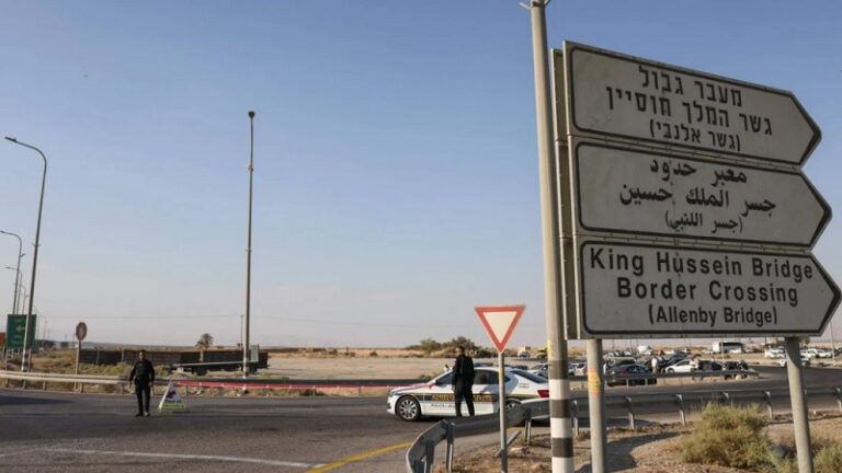 إعادة إغلاق معبر الملك حسين