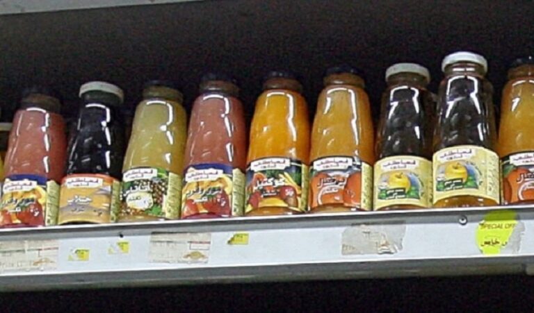 مدير “قساطلي شتورة” يتحاور مع “إسرائيليين” في قبرص!