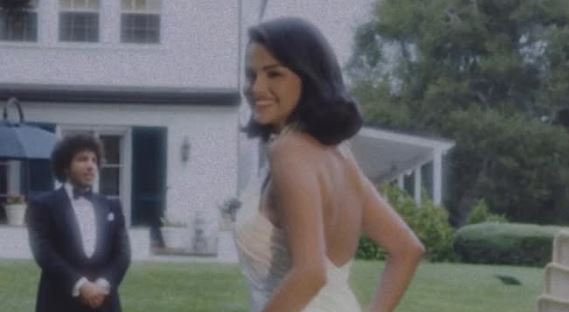 بالصور – إطلالة خلابة لسيلينا غوميز في حفل زفافها بتوقيع Ralph Lauren