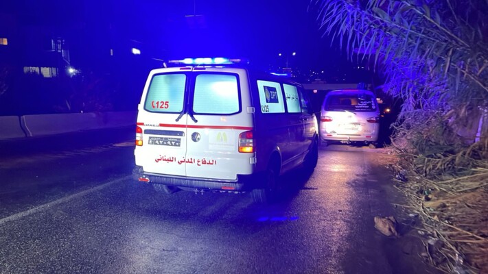 إنقاذ 4 مصابين بينهم 3 أطفال بحادث سير في جبيل