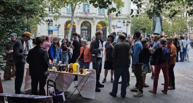 بالفيديو – فرنسا تحتفل بـ”الانتصار العظيم”!