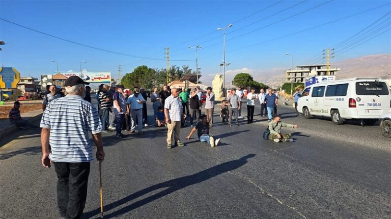 العسكريون المتقاعدون يعتصمون في بعلبك وجونية وطرابلس