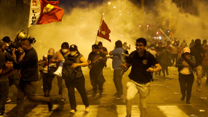 سقوط 19 جريحاً خلال مظاهرات ضد الحكومة البيروفية