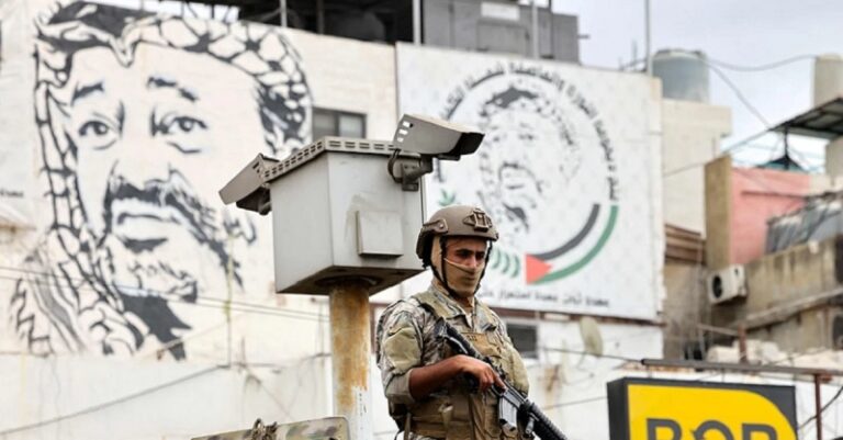 عميل من قوات الأمن الوطني الفلسطيني؟