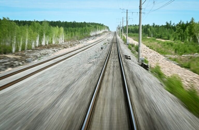 انفجار عبوة على سكة قطار في مقاطعة أوريول الروسية