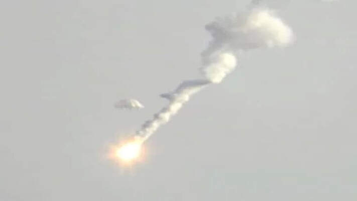 قنابل مضيئة بين بلدتي بنت جبيل وعيترون