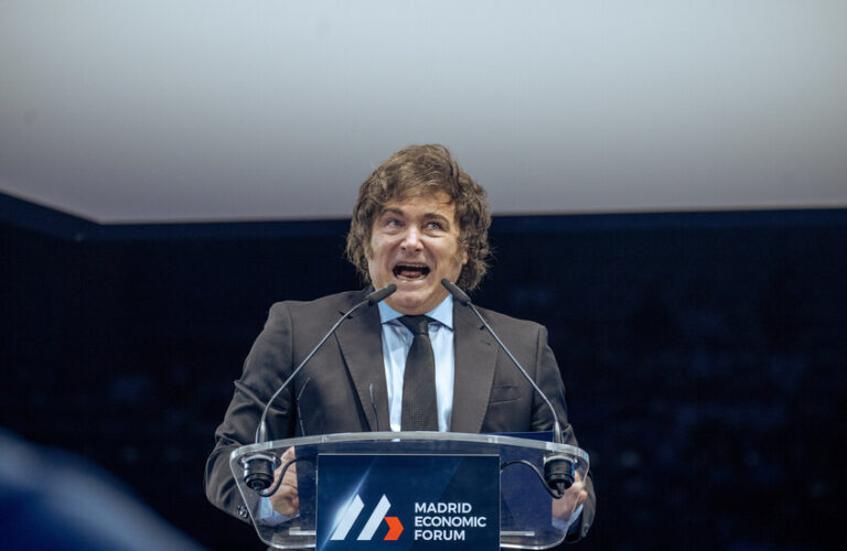 هزيمة ساحقة للرئيس الأرجنتيني