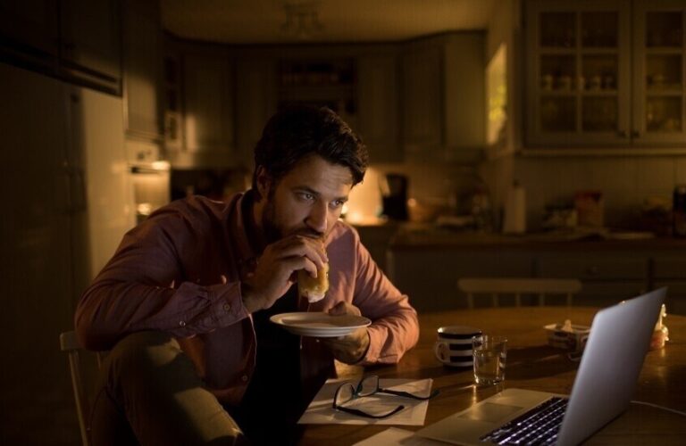 أسباب متلازمة الأكل الليلي