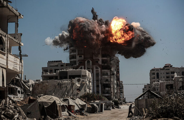 استشهاد العشرات بغارات إسرائيلية على غزة