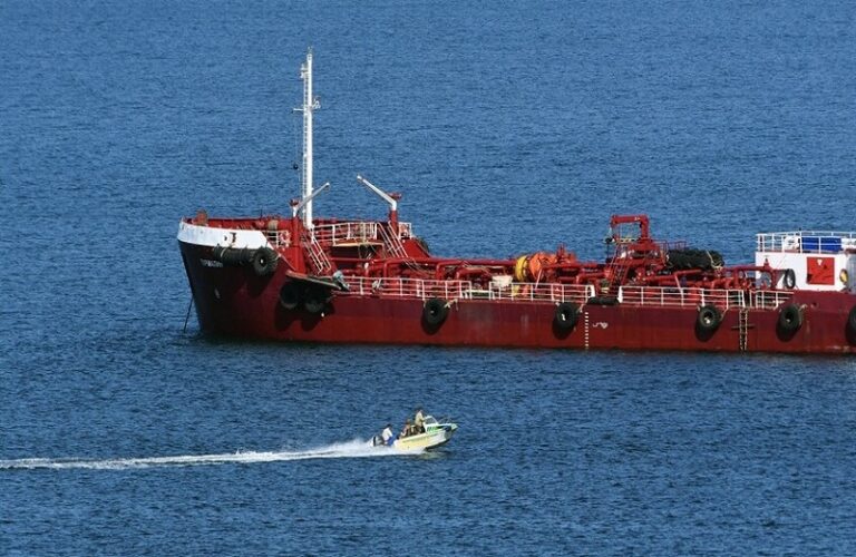 الكونغرس الأميركي يطارد “أسطول الظل” الروسي