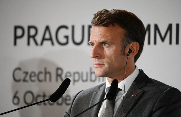 ماكرون: لن نفتح سفارة في فلسطين إلا بعد الإفراج عن الرهائن