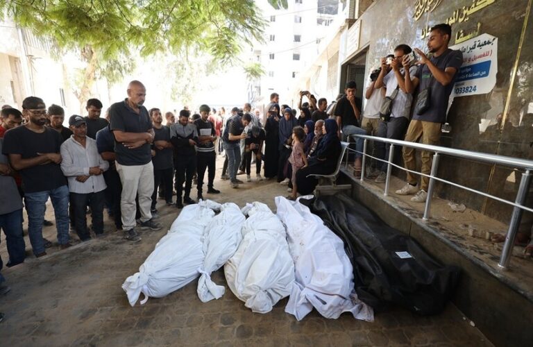 61 شهيدأً و220 إصابة خلال 24 ساعة في غزة