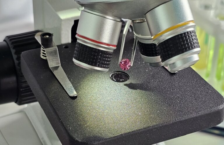 جهاز من الألماس والتيتانيوم يولّد طاقة داخل الجسم!