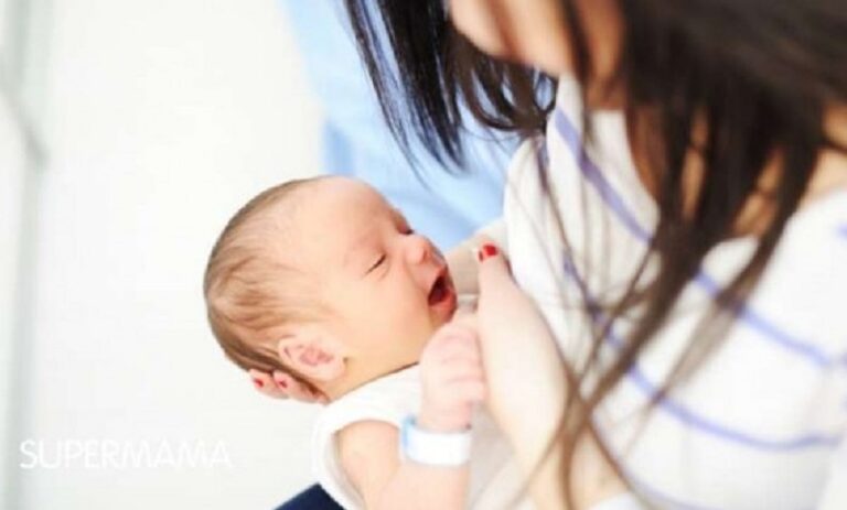 توقيت الرضاعة قد يغيّر نوم طفلك ومناعته