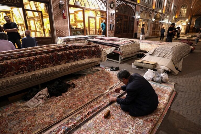 السجاد الإيراني بين العقوبات والمنافسة الأجنبية