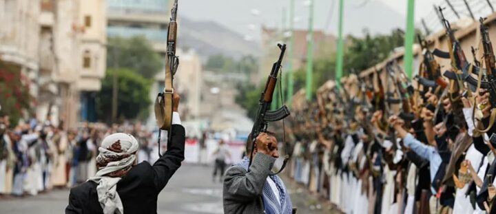 “أنصار الله”: استهدفنا سفينة في شمال البحر