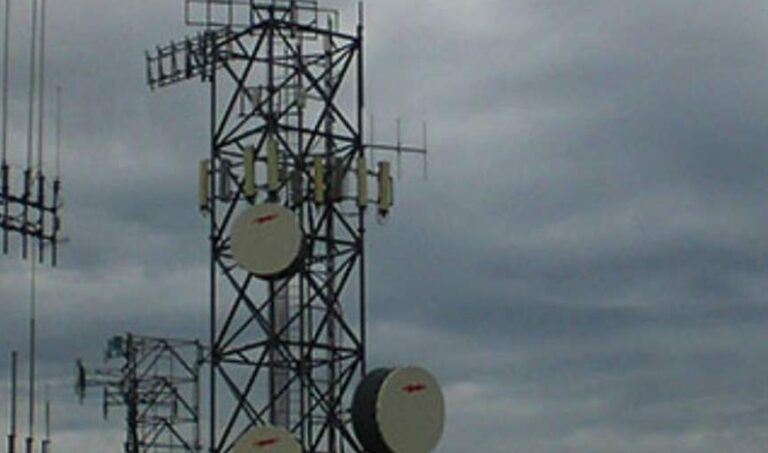 “تاتش”: تشويش خارجي على الشبكة في منطقة الجناح