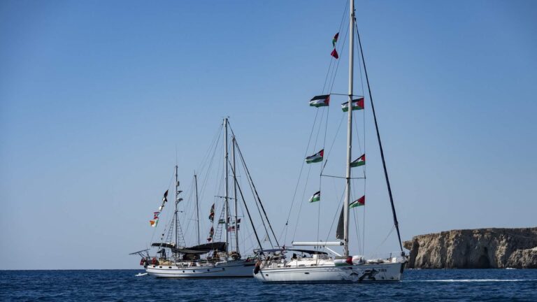 أسطول مساعدات جديد يغادر صقلية متجها إلى غزة