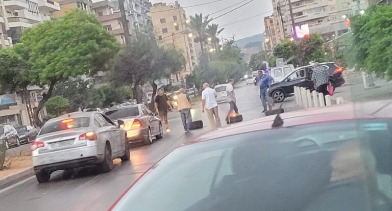 قطع طرق في طرابلس (فيديو)