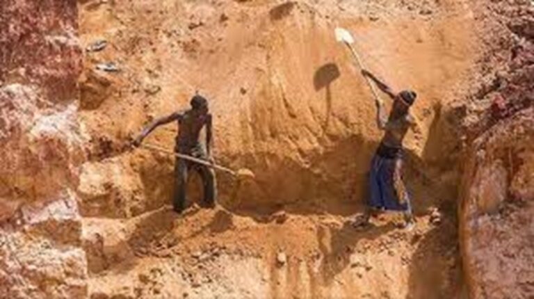 مقتل 6 أشخاص نتيجة انهيار منجم ذهب في السودان