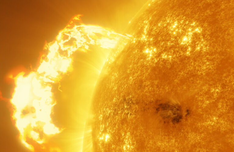 علماء يحذرون: التوهجات الشمسية أشد حرارة بست مرات من المتوقع