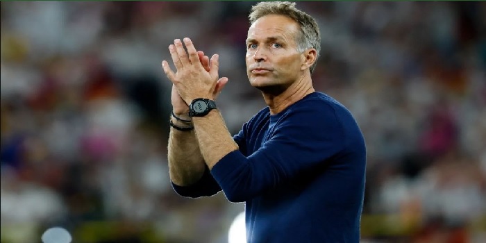 مدرب دنماركي يخلف تين هاغ في قيادة ليفركوزن