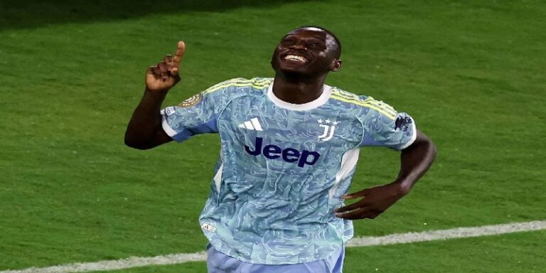 توتنهام يستعير مواني