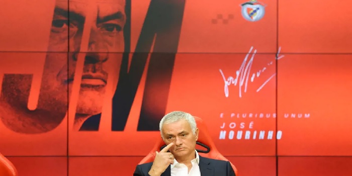 رسمياً.. مورينيو يتولى تدريب بنفيكا