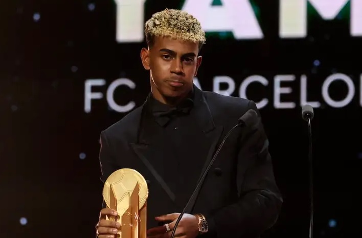 لامين يامال يفوز بجائزة “كوبا” كأفضل لاعب شاب في العالم لسنة 2025