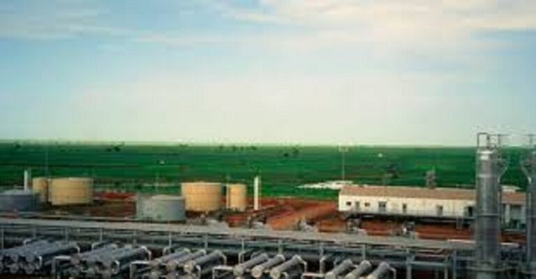 “هجليج” تتوقف: السودان تغلق منشأة النفط بعد هجمات مسيرة