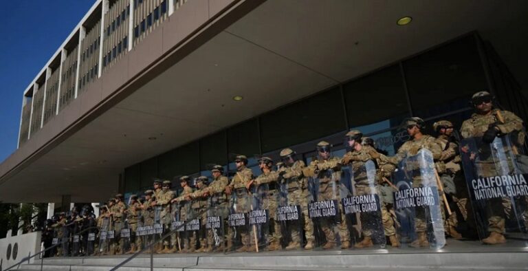 ملف الهجرة يشعل كاليفورنيا مجدداً